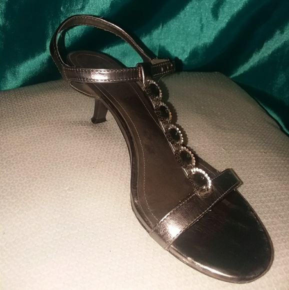 Strappy Flirty Kitten Heels - Picture 3 of 4